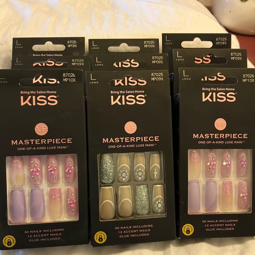 Kiss nails, masterpiece luxe manicure L coffin 30 nails #87026 #87025